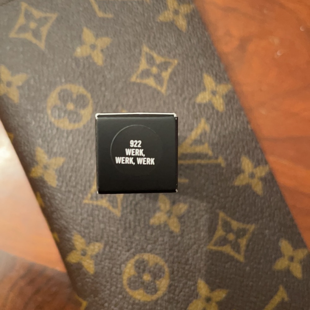 ❣️MAC LIPSTICK❣️ - Picture 4 of 6